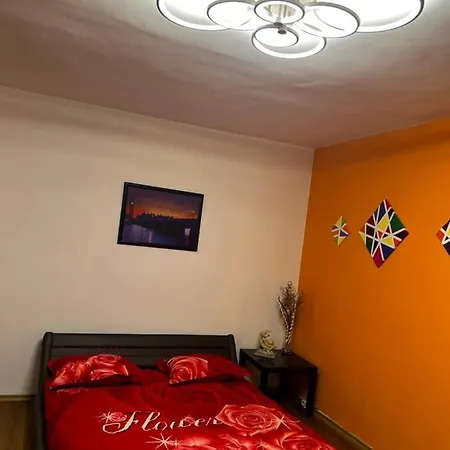 Crisshome1 Apartment