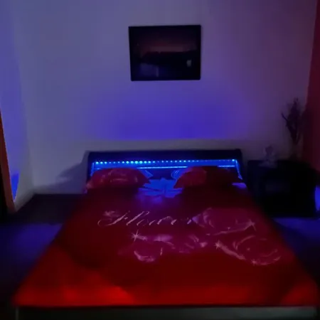 Crisshome1 *